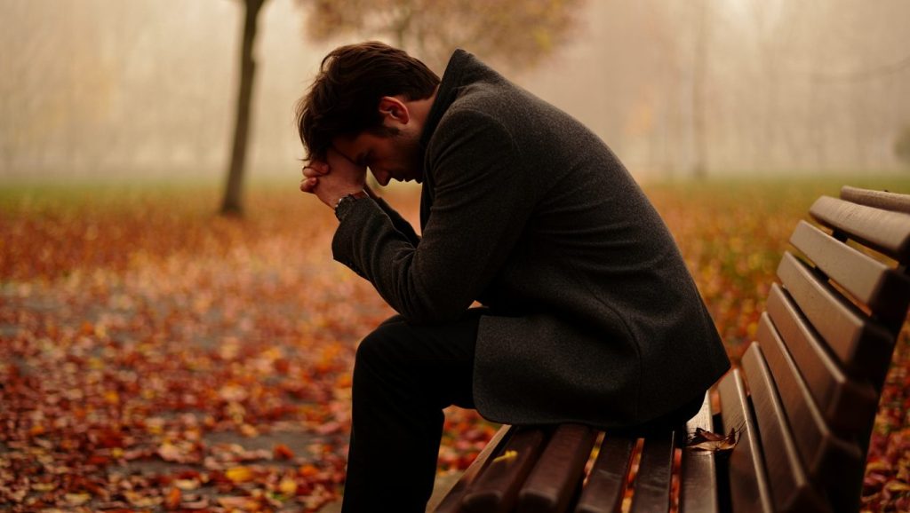What Does It Mean to Be Socially Awkward: Causes, Signs, and Ways to Improve